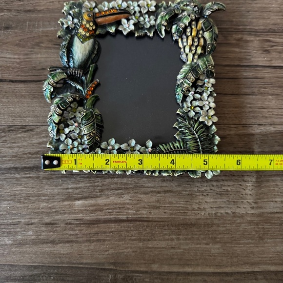 gem embellished tucan tropical picture frame - Picture 10 of 11